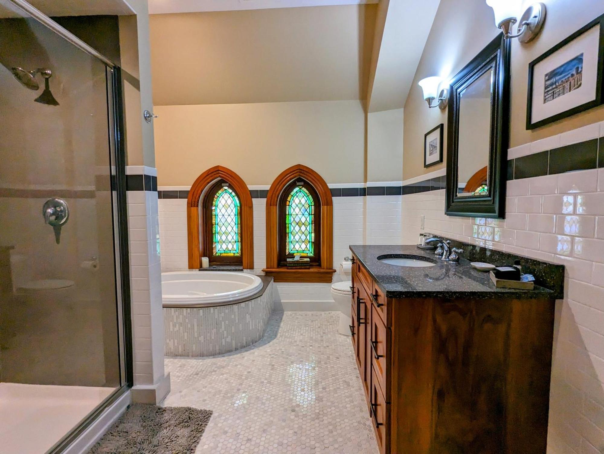 Gothic Heights Inn Clifton Heights Rom bilde